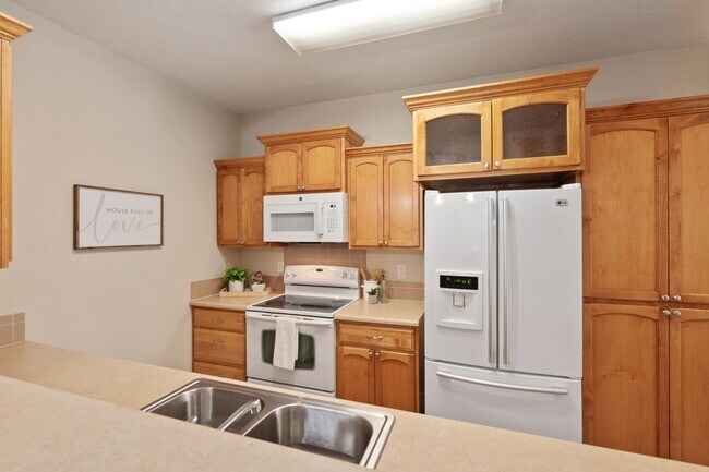 Building Photo - 4101 Crittenton Ln
