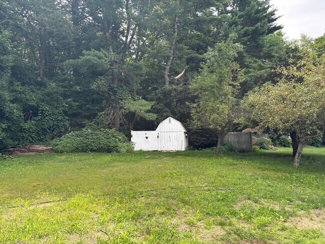 Building Photo - 29 Forest St