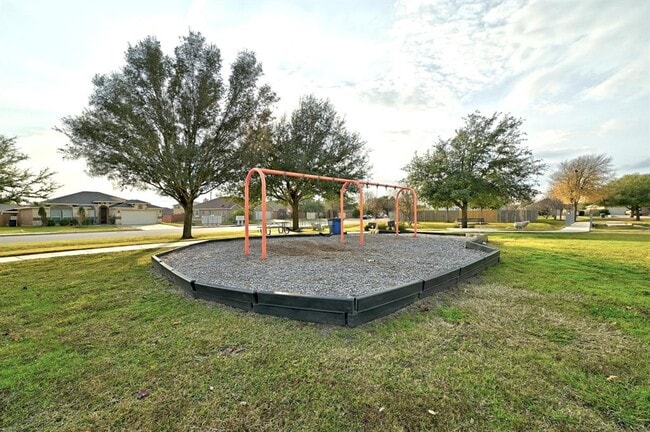 Building Photo - 119 Aguilar Dr