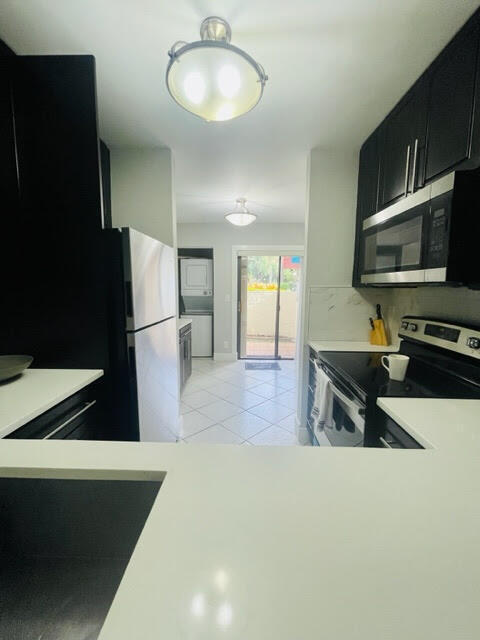 Building Photo - 5571 Courtyard Dr