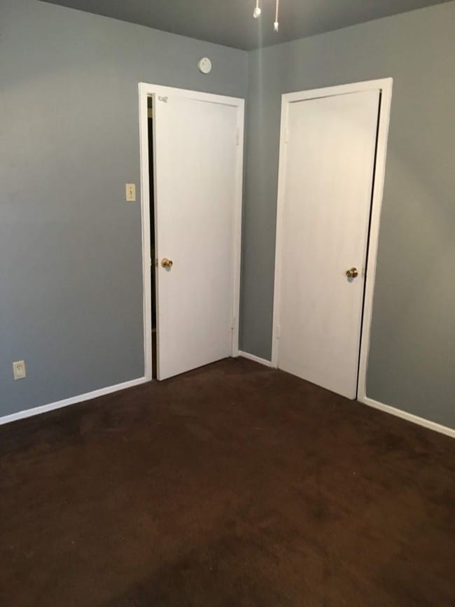 Building Photo - 119 Andrews