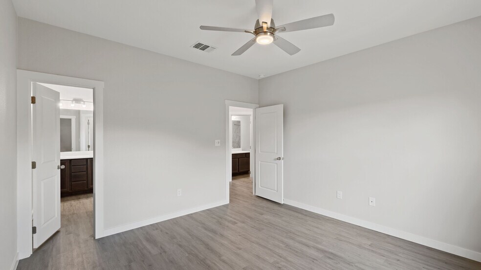 Building Photo - 1303 Antelope Trl