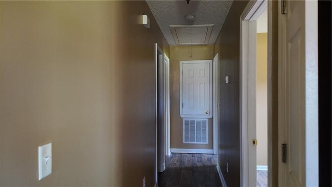 Building Photo - 108 Gatewood Dr