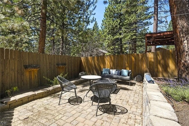 Building Photo - Pet Friendly