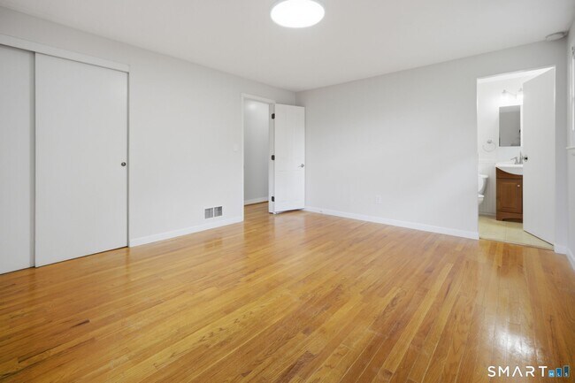 Building Photo - 28 Ashford Rd