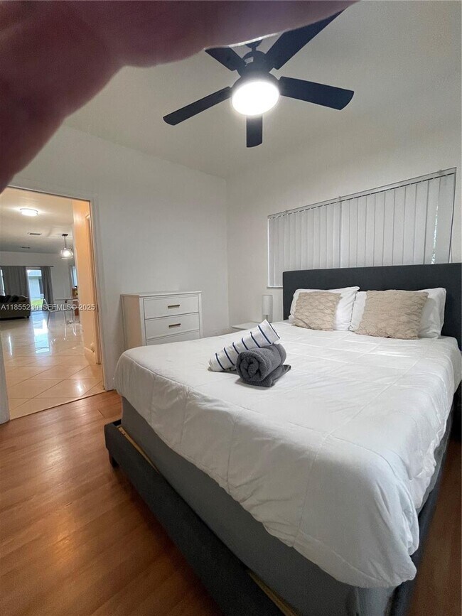 Building Photo - 3450 NW 17th Terrace