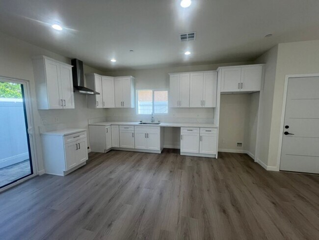 Building Photo - 7317-7321 Garden Grove Avenue