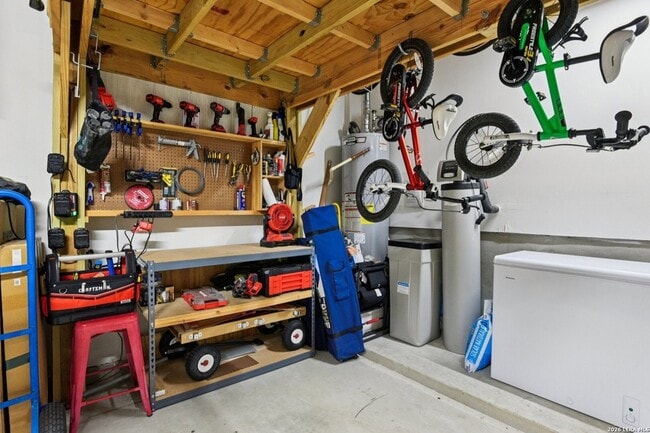 Building Photo - 13030 Vista Holw