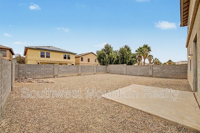 Building Photo - 45556 W Tucker Rd