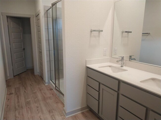 Building Photo - 10705 Meris Ln