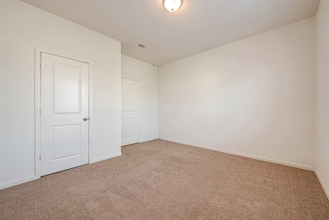 Building Photo - 1017 White Birch Ln
