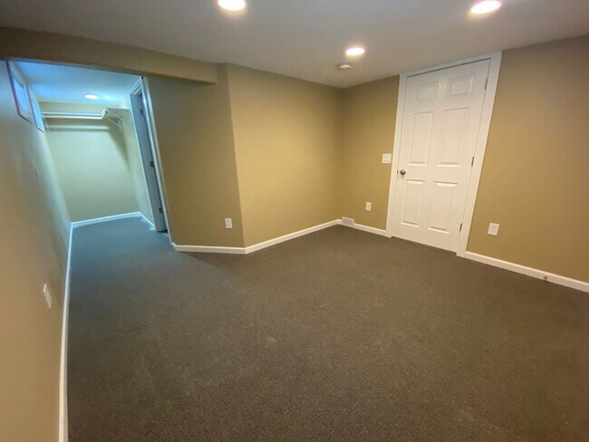 Building Photo - 3 Bedroom Home in South Fargo