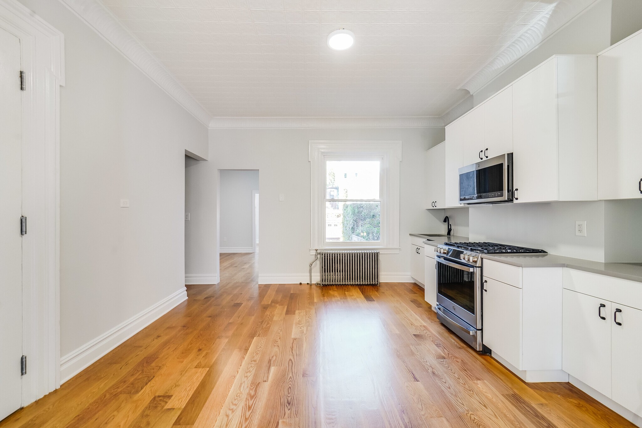 Building Photo - 266 3rd St