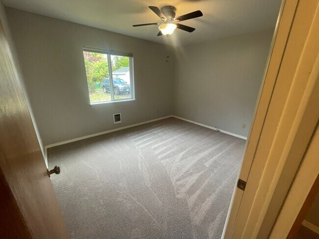 Building Photo - Charming Forest Grove 2BR Home – Great Wal...