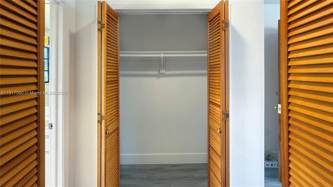 Building Photo - 8877 SW 36th St