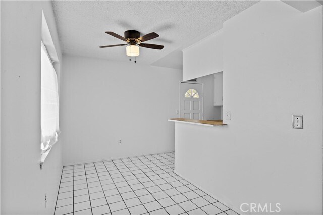 Building Photo - 315 S Mistletoe Ave