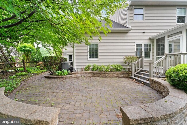 Building Photo - 46448 Montgomery Pl