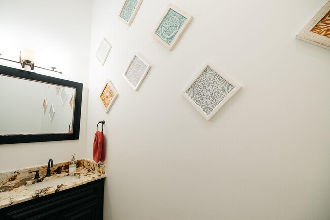 Building Photo - 302 Lake Clark Ct