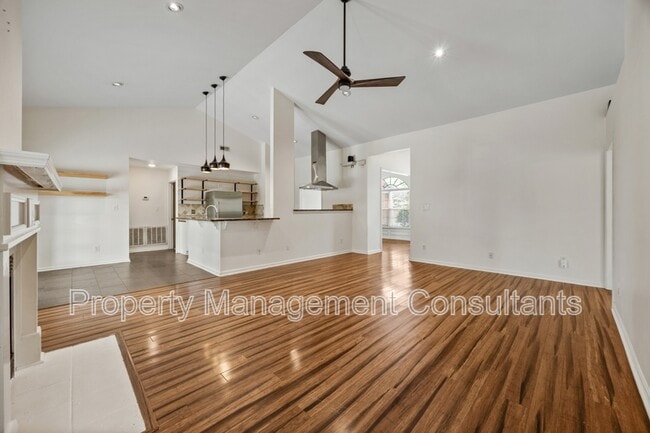Building Photo - 125 Coldsprings Dr
