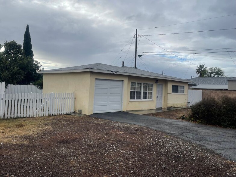 Primary Photo - 10341 Parise Dr