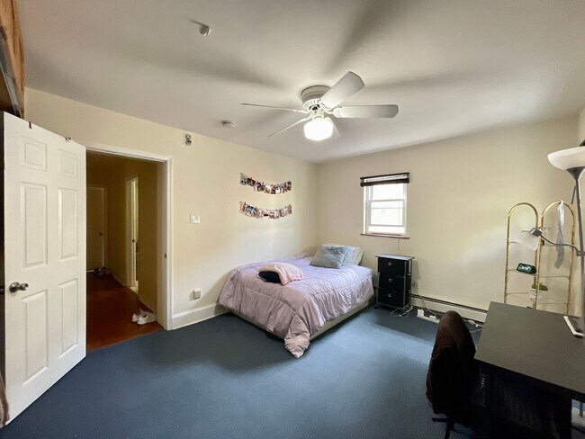 Building Photo - 416 N 31st St