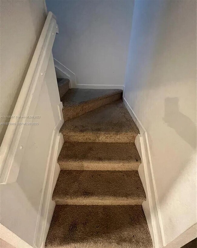 Building Photo - 1166 SE 23rd Ave