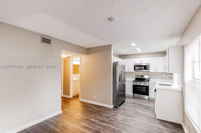 Building Photo - 1220 NW 89th Dr