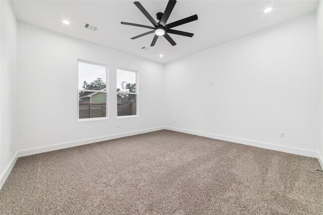 Building Photo - 8106 Talton St