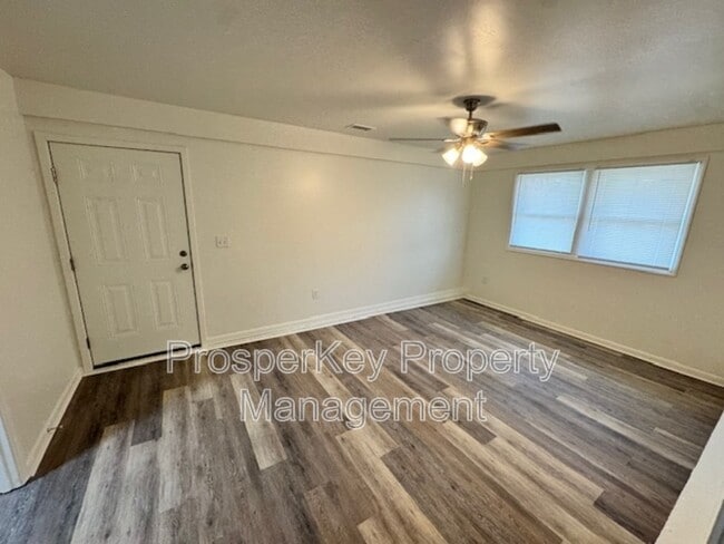 Building Photo - 176 Wickham Dr