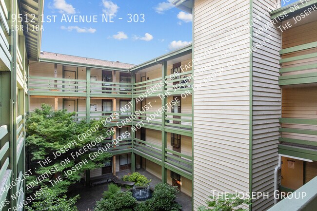 Building Photo - 9512 1st Ave NE