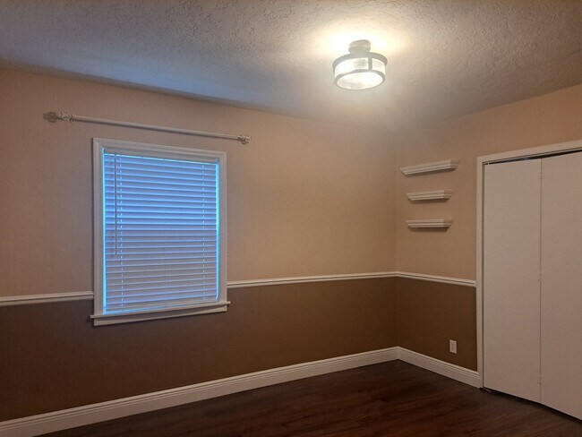 Building Photo - 344 Vesta Cir