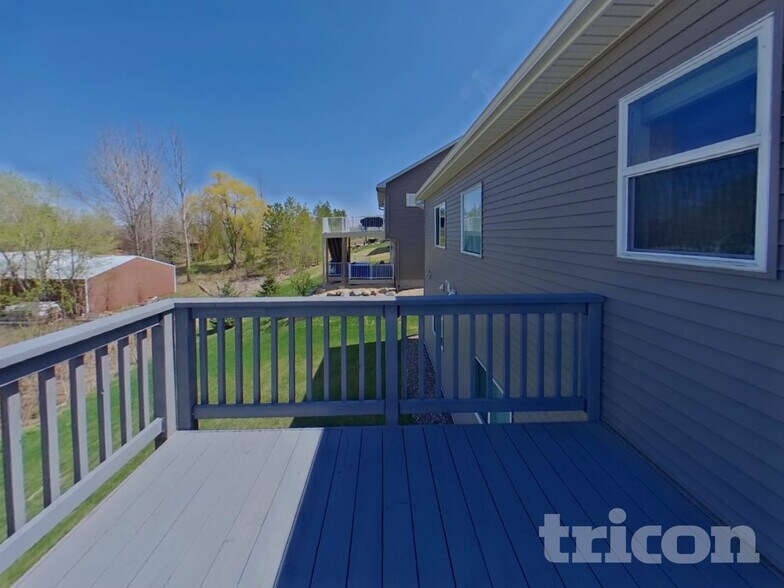 Building Photo - 1341 Meadow Ln