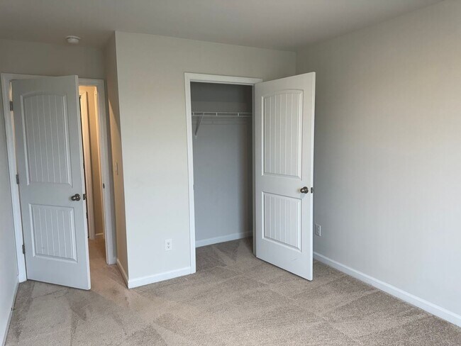 Building Photo - Great 3BR Home