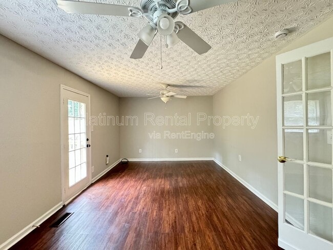 Building Photo - 3835 Mason Dr NW