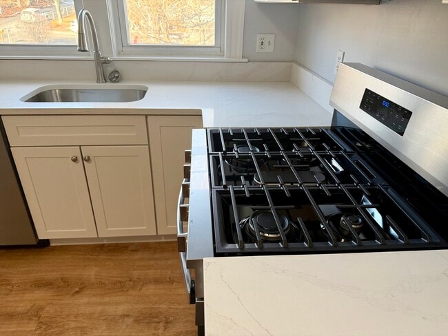 Building Photo - 5 Park St