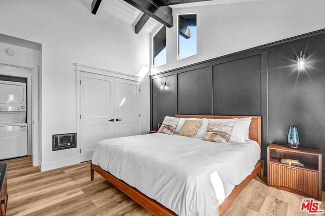 Building Photo - 1083 Montauk Ln