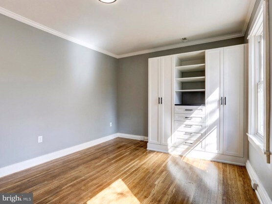 Bedroom #2 (2nd Full Bath right in the hall) - 255 New Holland Ave