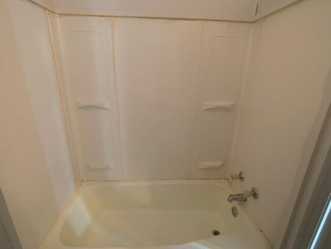 Building Photo - 602-3 Bryan-