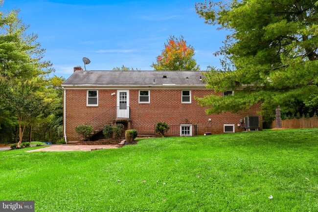 Building Photo - 43594 Hay Rd