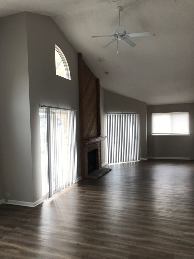 Building Photo - 1013 Courtland Dr
