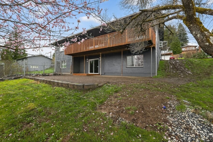 Building Photo - 2404 Bloyd St