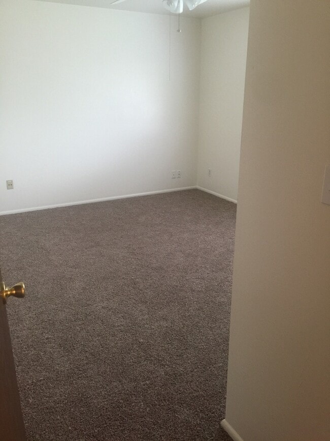 Building Photo - Bowen