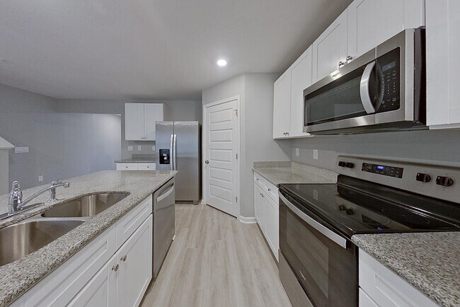 Building Photo - 4694 Malay Cir
