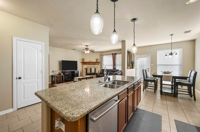 Building Photo - 14815 Frisco Ranch Dr