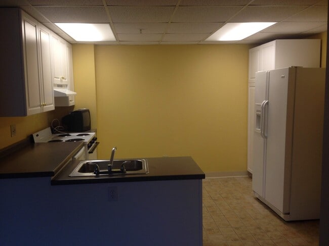 Kitchen - 1629 Edgewood Ave