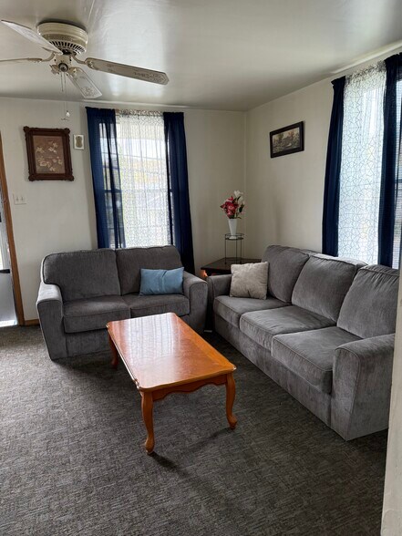 Building Photo - 1917 2nd St