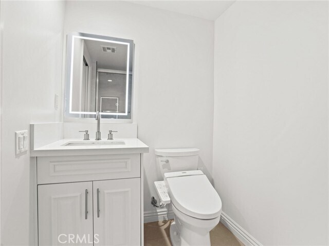 Building Photo - 1598 Long BCH