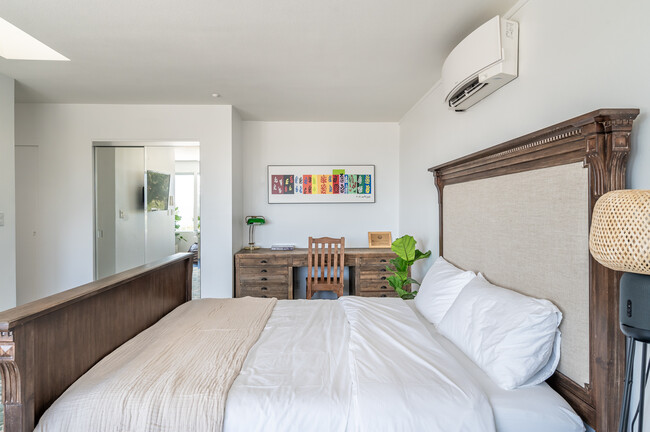 Master bedroom w/RH Printmaker's Desk - 7401 Studio Rd