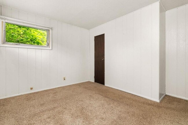 Building Photo - 1210 Blaine Dr