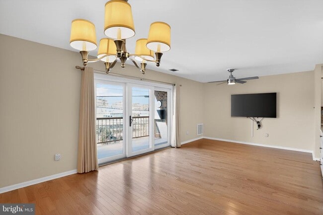 Building Photo - 215 Haddonfield Cmns